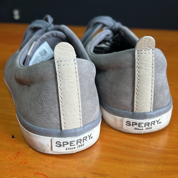 Sperry suede tie sneaker Sz. 8 - Picture 6 of 7
